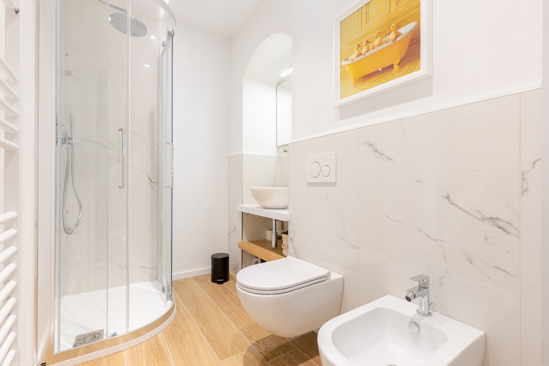 Alba Palace Luxury Apartments - Yellow