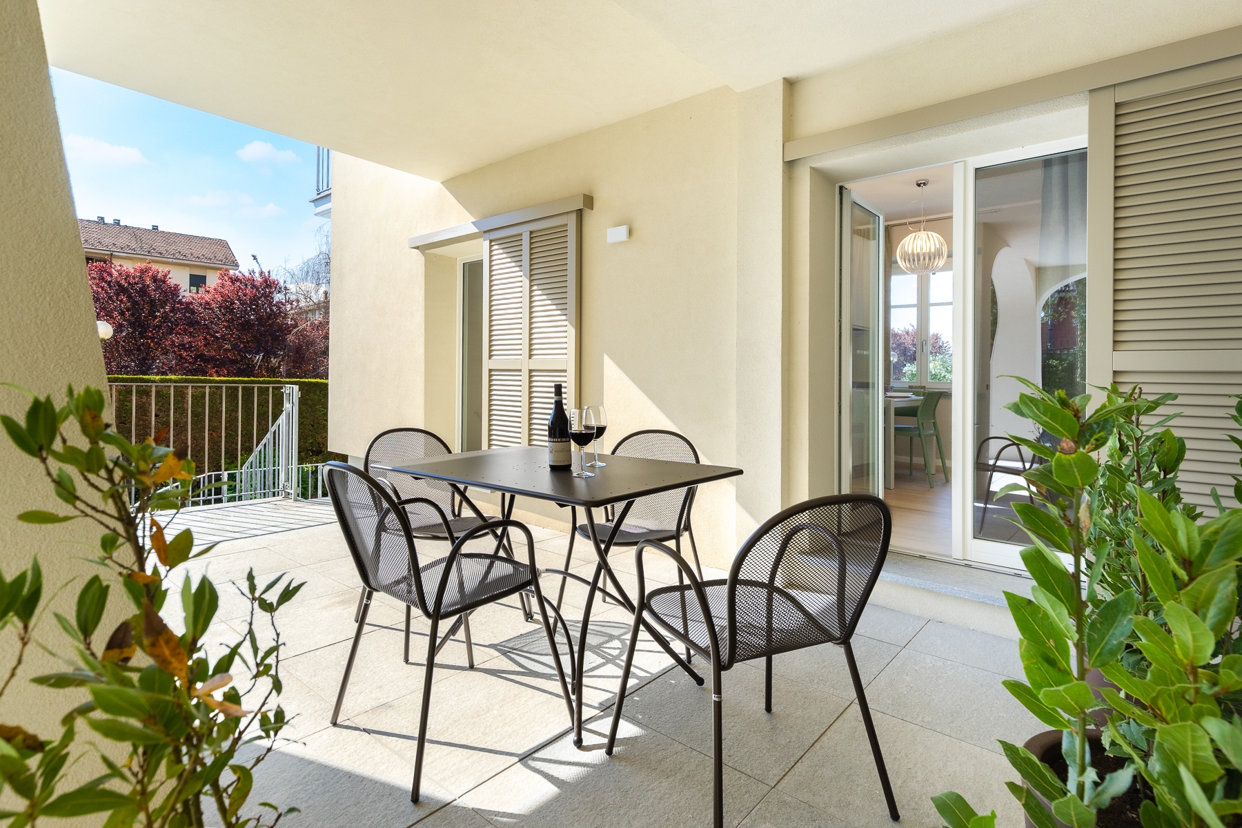 Alba Palace Luxury Apartments - Yellow