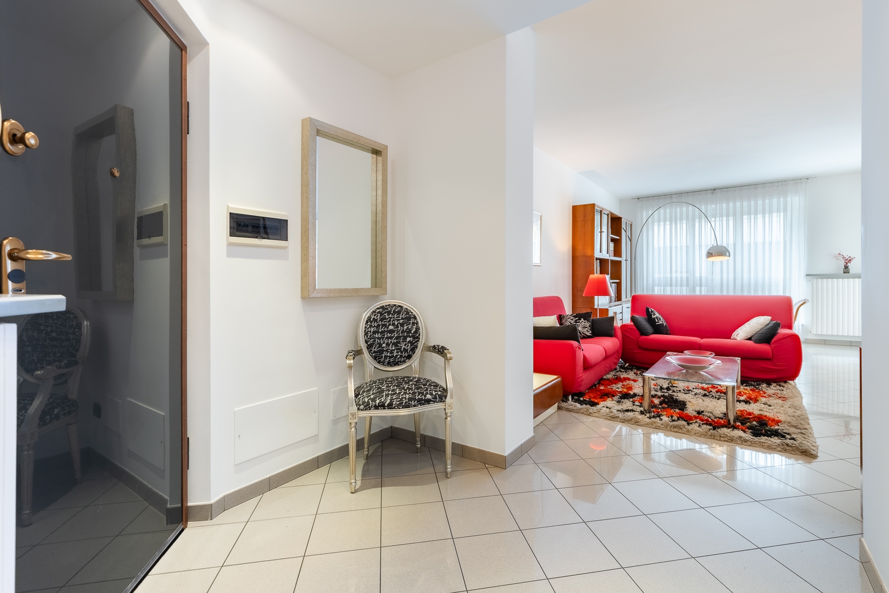 Luce Apartment with free parking
