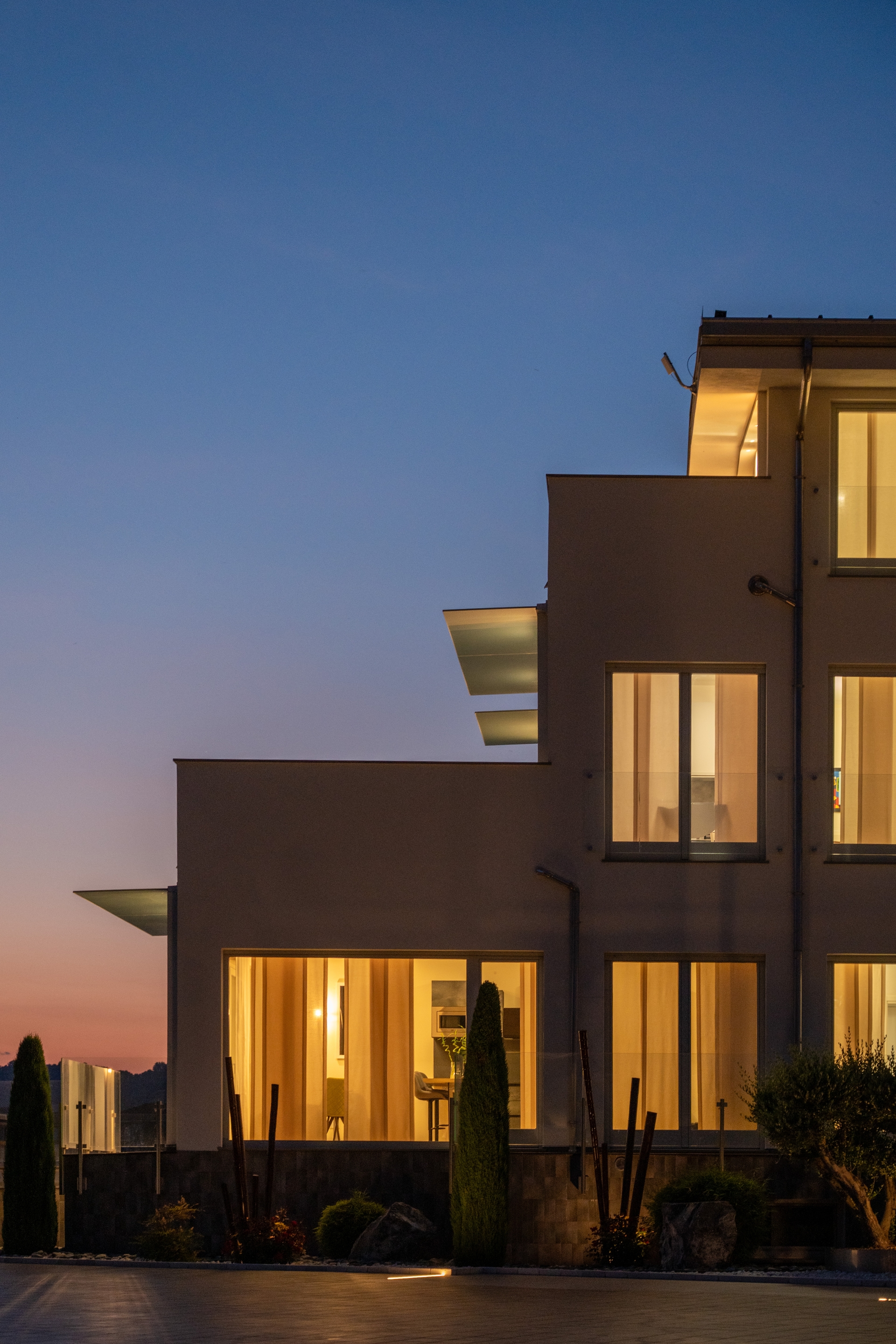 Vanity Tail Luxury Apartments - 2