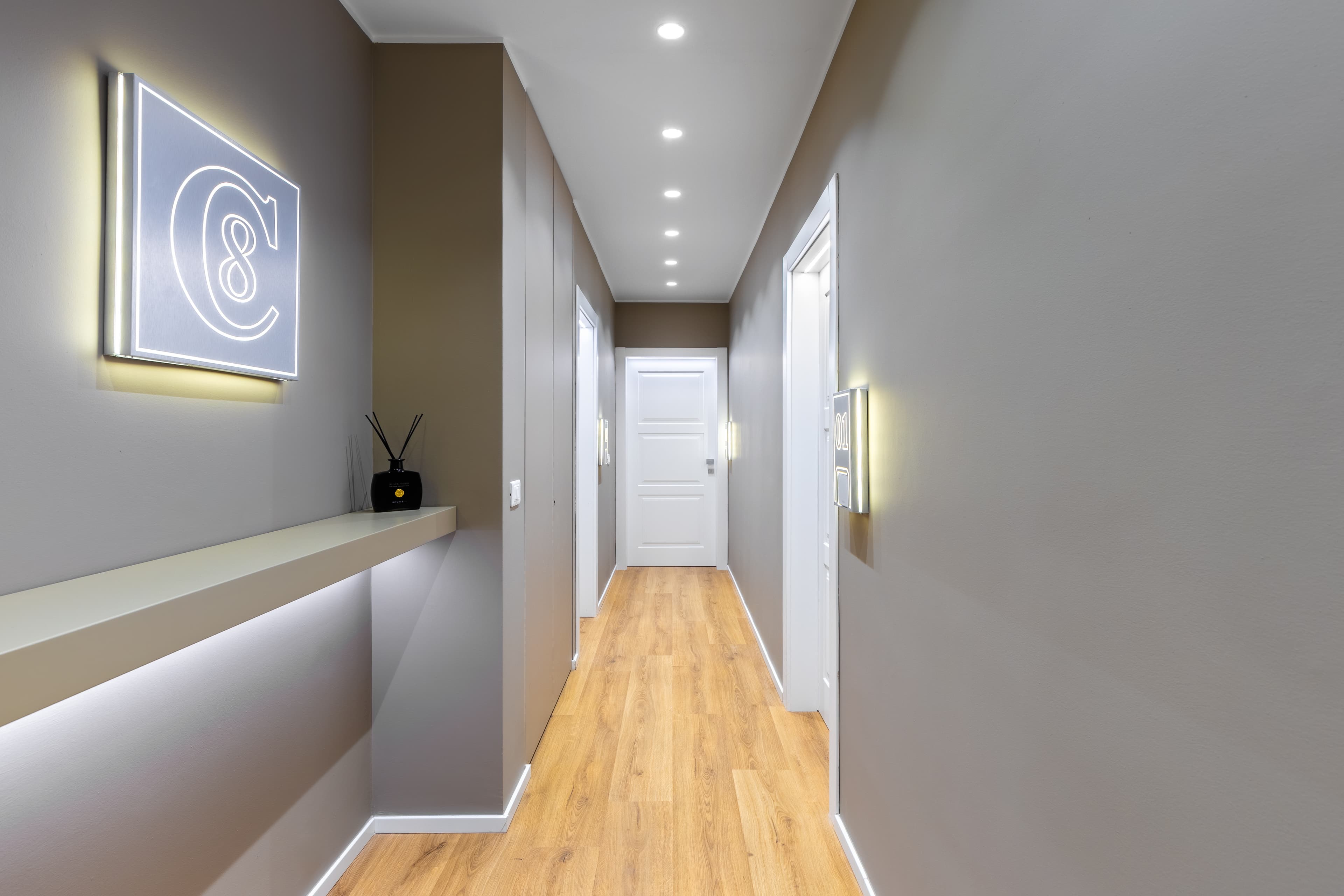 C8 Apartments: Azzurro Mare 01